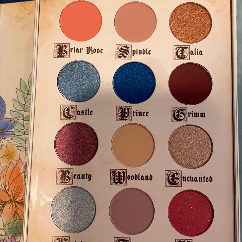 Eyeshadow book - Picture 2 of 5